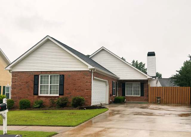 Property at 165 Woodgate Cir, Fayetteville, GA 30214, 3 beds, 2 baths