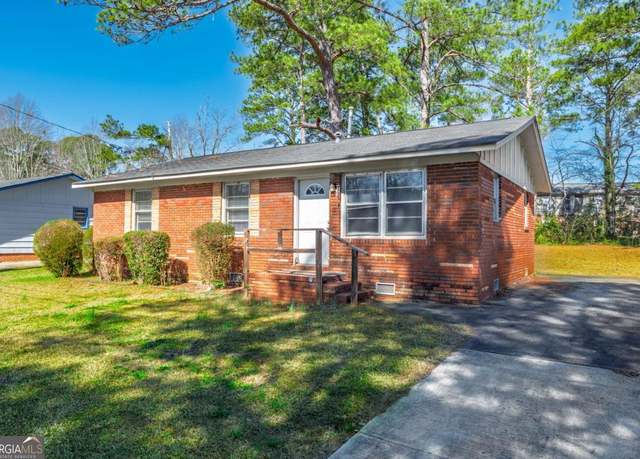 Property at 821 Charles Cir, Griffin, GA 30224, 3 beds, 1 bath