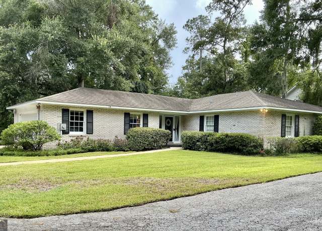 Property at 119 Saint Clair Dr, St. Simons, GA 31522, 3 beds, 2 baths
