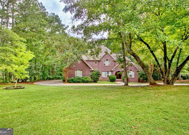 Property at 209 Canterbury Dr, Lagrange, GA 30241, 4 beds, 3.5 baths