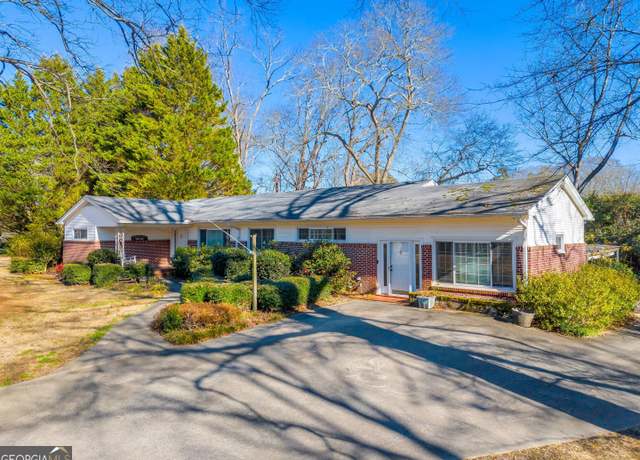Property at 169 Brown St, Hartwell, GA 30643, 4 beds, 3 baths