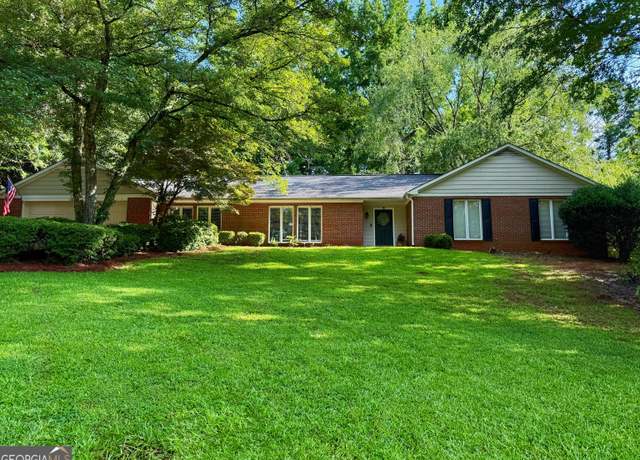 Property at 127 Ashling Dr, Lagrange, GA 30240, 3 beds, 2.5 baths