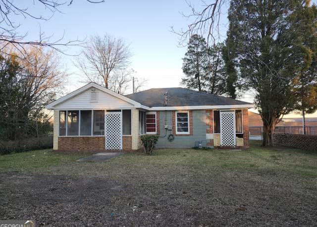 Property at 1121 Carroll St, Macon, GA 31206, 3 beds, 1 bath