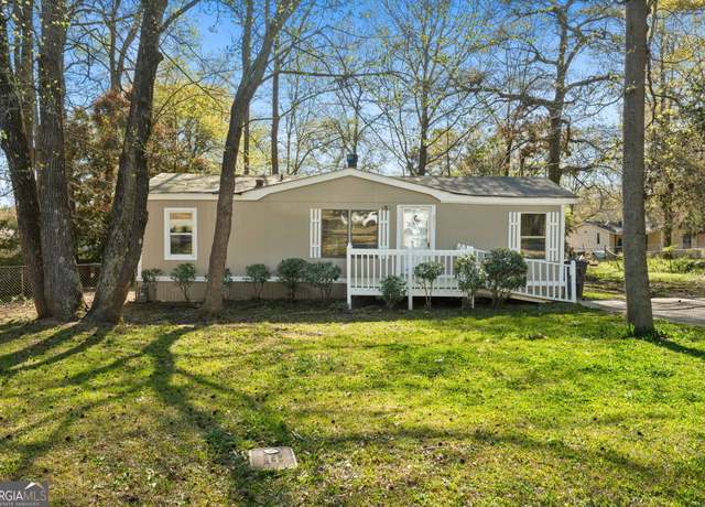Property at 351 Hemlock Ln, Locust Grove, GA 30248, 3 beds, 2 baths