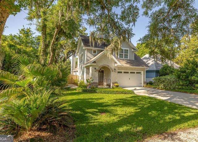 Property at 107 Reynoso Ave, St. Simons, GA 31522, 3 beds, 2.5 baths