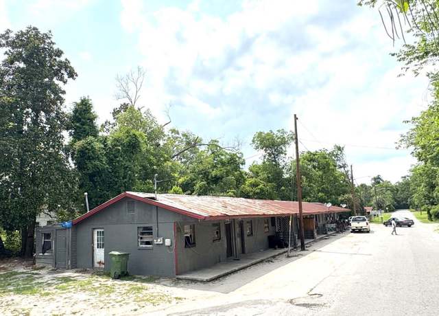Property at APT E Oak St, Jesup, GA 31546