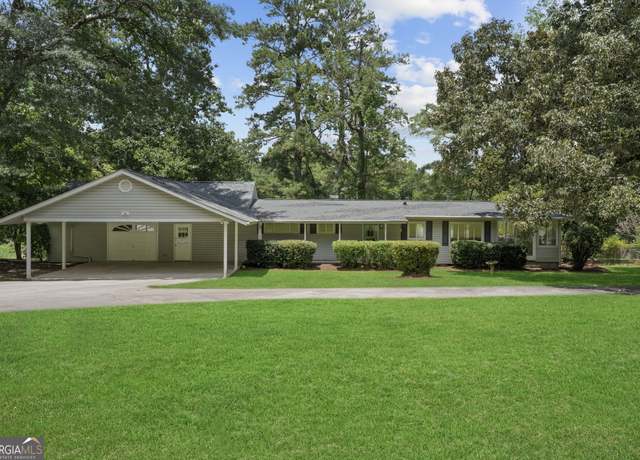 Property at 30 Circle Dr, Hampton, GA 30228, 3 beds, 3 baths