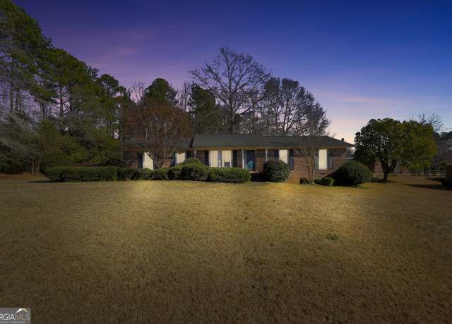 Property at 105 Skyline Dr, Barnesville, GA 30204, 3 beds, 2 baths