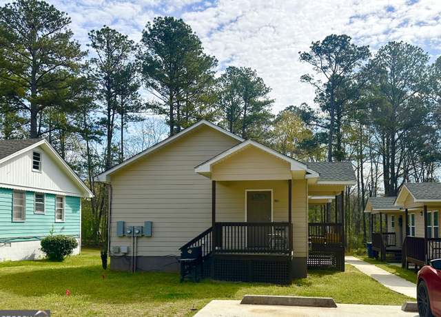 Property at 459 Merrywood Dr, Lagrange, GA 30241, 2 beds, 1 bath