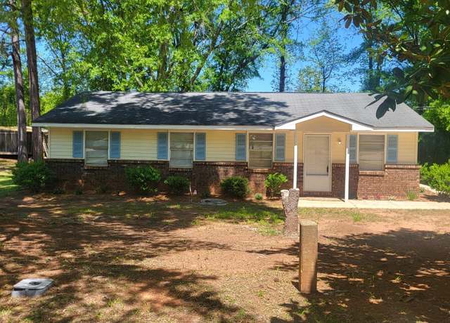 Property at 317 Martin Luther King Dr, Valley, AL 36854, 4 beds, 2 baths