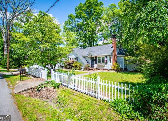 Property at 527 W Church St, Villa Rica, GA 30180, 4 beds, 2.5 baths