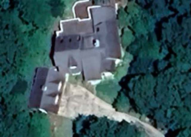 Property at 145 E Lake Dr, Mountain Park, GA 30075, 4 beds, 2.5 baths