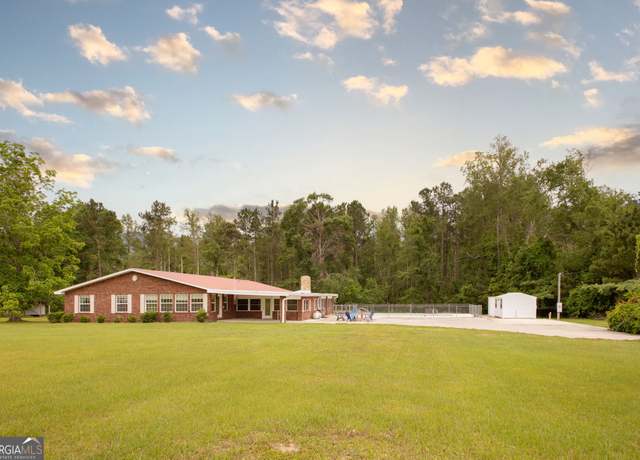 Property at 3842 Kay Cir, Blackshear, GA 31516, 3 beds, 2 baths