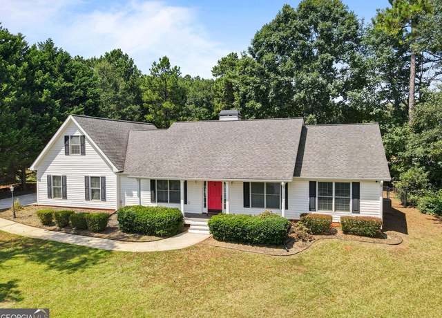 Property at 84 Hidden Lakes Ct, Newnan, GA 30263, 3 beds, 2 baths