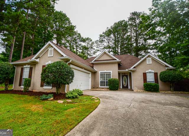 Property at 17 Kingsbrook Ln, Newnan, GA 30265, 3 beds, 2 baths