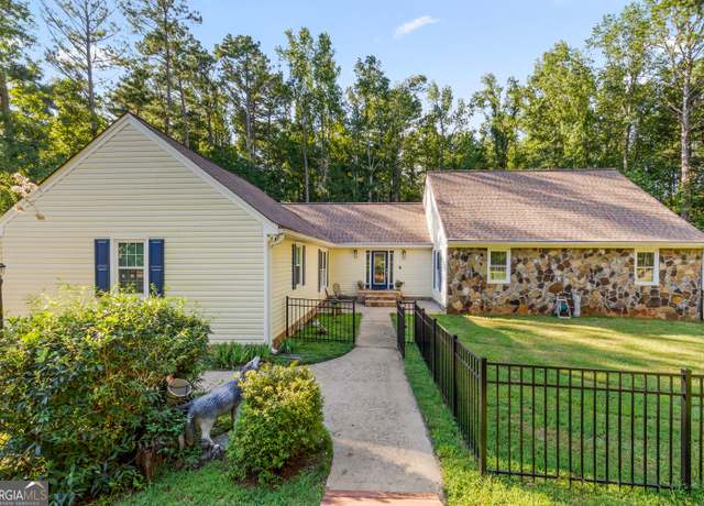 Property at 175 Kingswood Dr, Fayetteville, GA 30215, 5 beds, 3 baths
