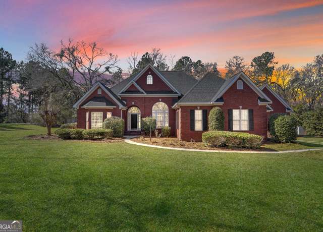 Property at 2001 Glen Oaks Dr, Statesboro, GA 30461, 4 beds, 3.5 baths