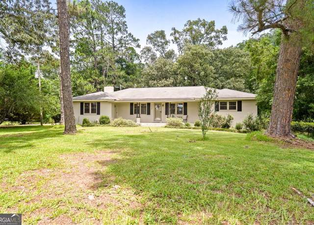Property at 1794 Dames Ferry Rd, Forsyth, GA 31029, 3 beds, 2 baths
