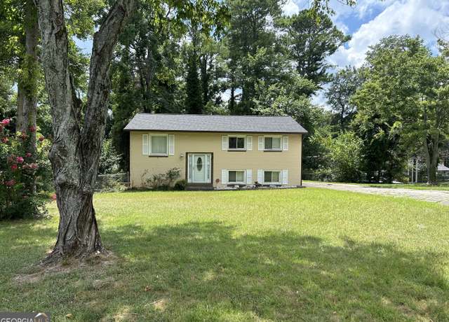 Property at 1332 Pineglen Dr, Riverdale, GA 30296, 4 beds, 2 baths