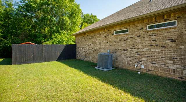 Photo of 412 Legacy Park Dr, Perry, GA 31069