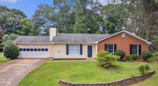 Photo of 111 Gwenellen Dr, Locust Grove, GA 30248