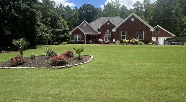 Property at 125 Kendall St, Newnan, GA 30263, 4 beds, 3.5 baths