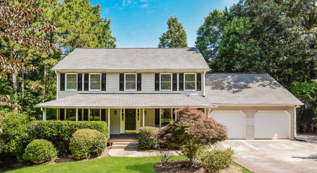 Photo of 710 Lake Point Dr, Woodstock, GA 30189