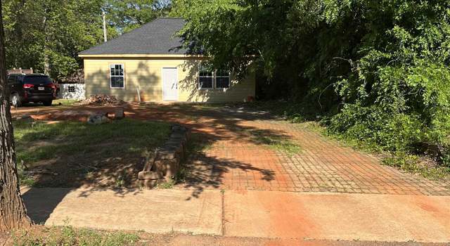 Photo of 908 Emory St, Oxford, GA 30054