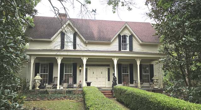 Photo of 496 Benson St, Hartwell, GA 30643
