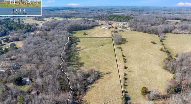 Photo of 4 The Oaks Dr, Hartwell, GA 30643