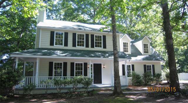 Photo of 2870 Windcrest Dr, Hampton, GA 30228-1630