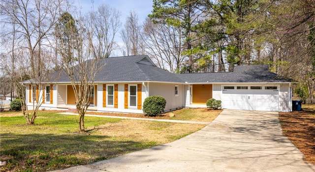 Photo of 520 N Cedarbrook Dr, Auburn, AL 36830