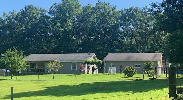 Photo of 807 Holly Cir, Mount Airy, GA 30563