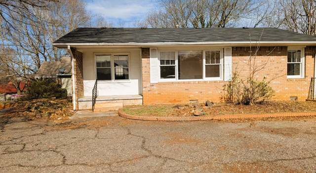Photo of 617 W Currahee St, Toccoa, GA 30577
