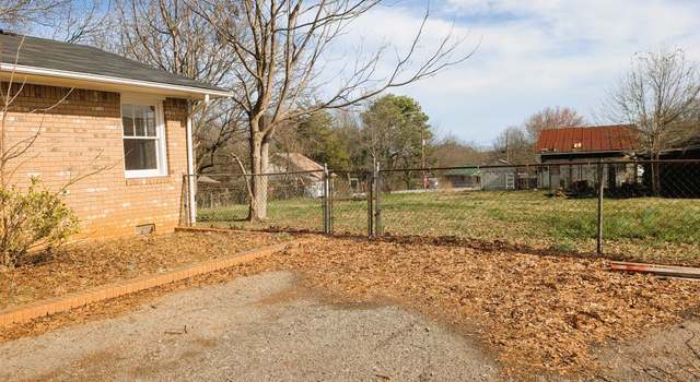 Photo of 617 W Currahee St, Toccoa, GA 30577