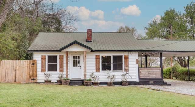 Photo of 229 Harmony St, Commerce, GA 30529
