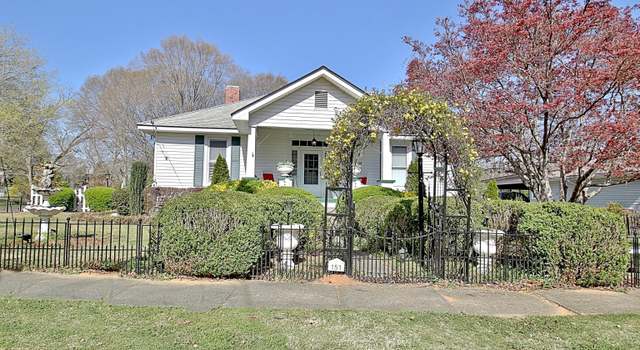 Photo of 151 Flat Shoals Rd, Woodbury, GA 30293