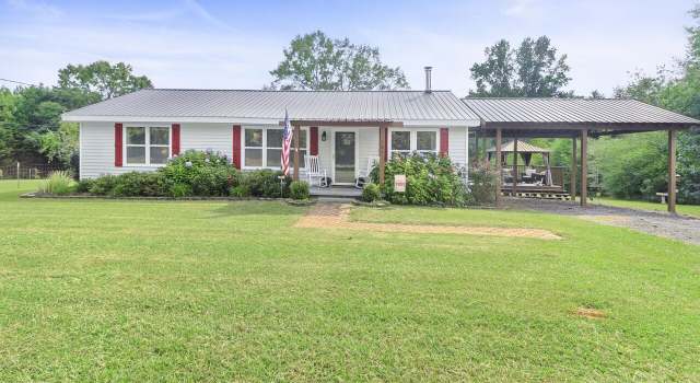 Photo of 382 Lamb Rd, Moreland, GA 30259