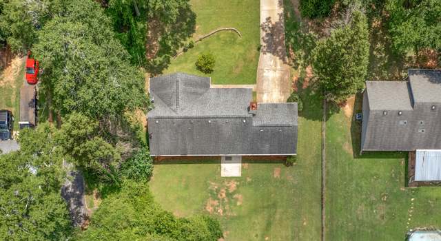 Photo of 111 Gwenellen Dr, Locust Grove, GA 30248
