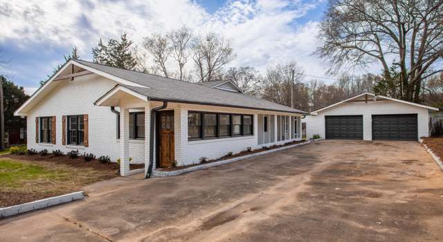 Photo of 225 Pineywoods Rd, Hartwell, GA 30643