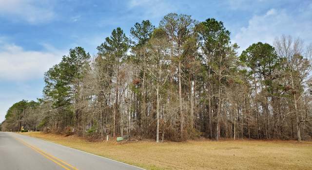 Photo of 300 Plantation Dr, Sandersville, GA 31082