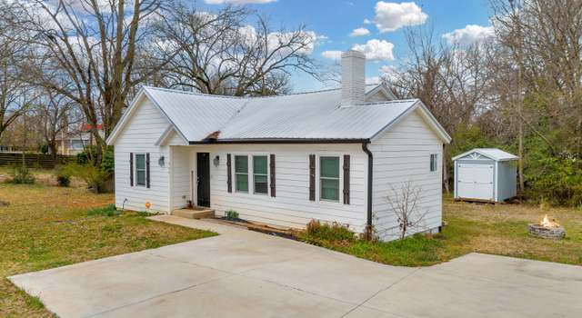 Photo of 750 Franklin Springs St, Royston, GA 30662