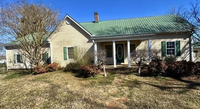Photo of 1825 Groaning Rock Rd, Commerce, GA 30529