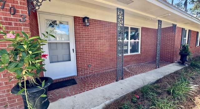 Photo of 703 Wayne St, Darien, GA 31305