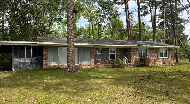 Photo of 410 Lakewood Dr, Swainsboro, GA 30401