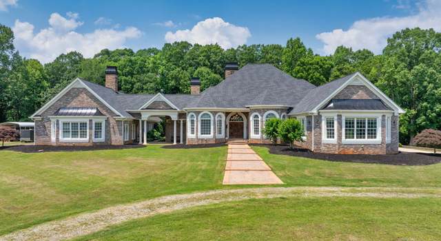 Photo of 146 Chateau Way, Maysville, GA 30558