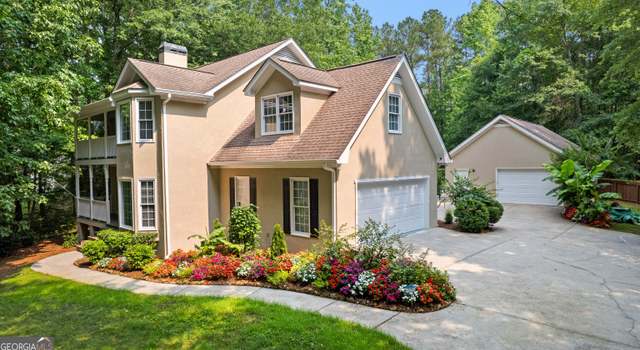 Photo of 210 Farr Lake Dr, Tyrone, GA 30290