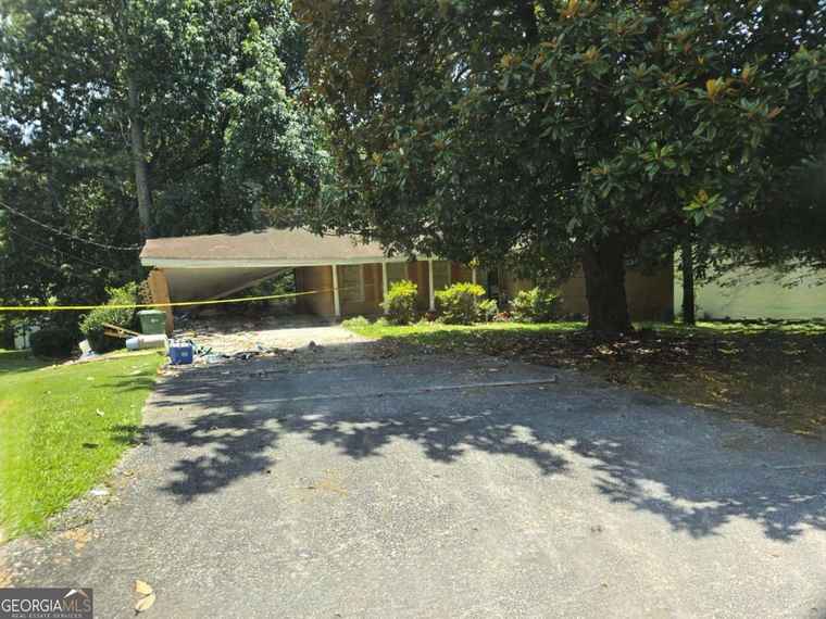 Photo of 2600 Lisa Dr SW Atlanta, GA 30311