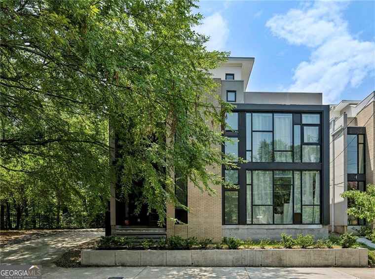 Photo of 575 Highland Ave NE Atlanta, GA 30312