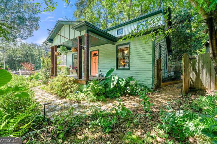Photo of 216 Leyden St Decatur, GA 30030